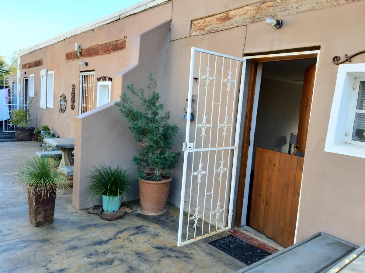 Carmel Villa B&B Or Self-Catering Calvinia Εξωτερικό φωτογραφία